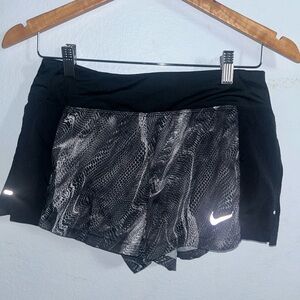 Nike Black and Gray Athletic Shorts Lightweight and Breathable